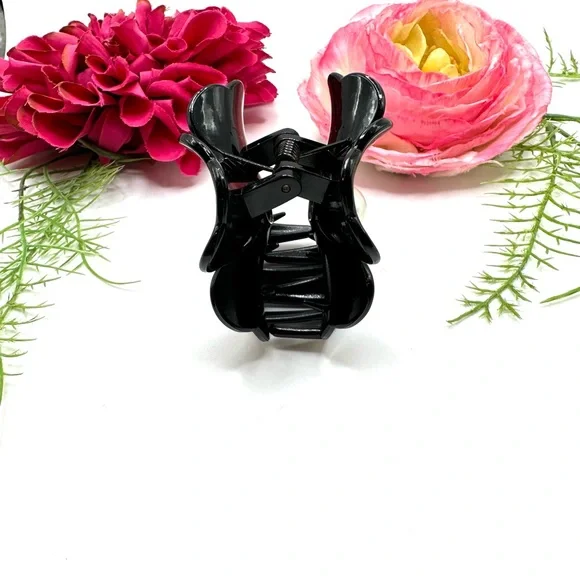 Last One!⚜️Black Camellia Hair Clip With Pearl - Picture 6 of 6